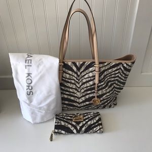 Michael Kors Jet Set Travel Tote with Wallet